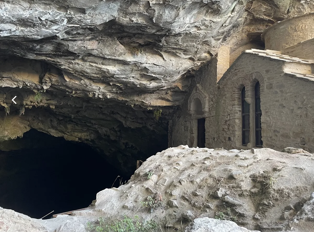 La grotta di Davelis
